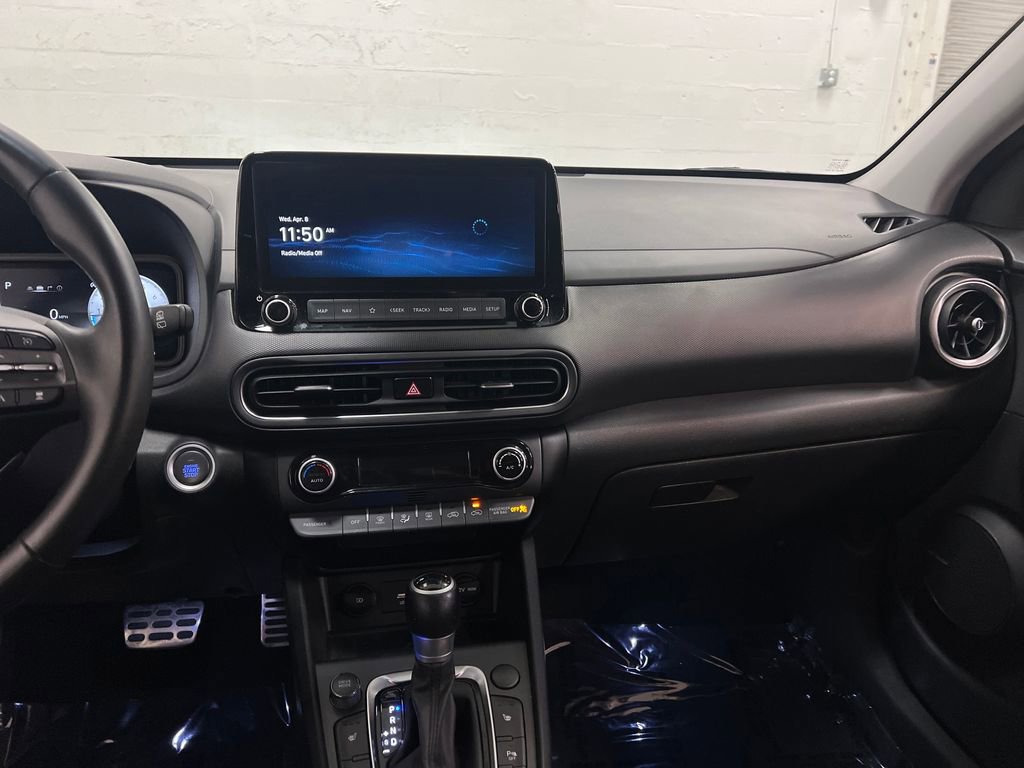 Used 2022 Hyundai Kona Limited image 18