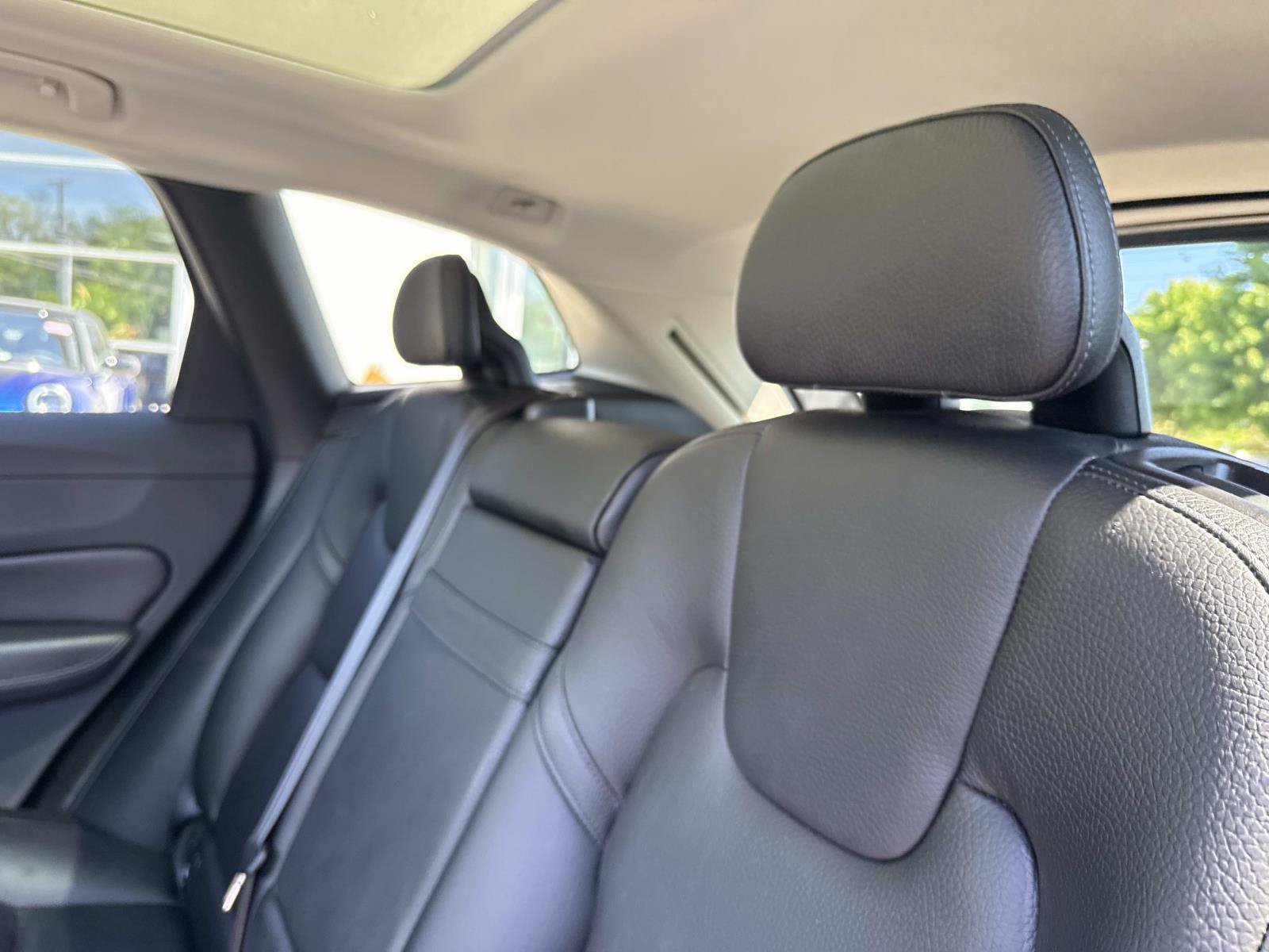 Used 2018 Volvo XC60 T6 Momentum w/ Convenience Package AWD/4WD image 15