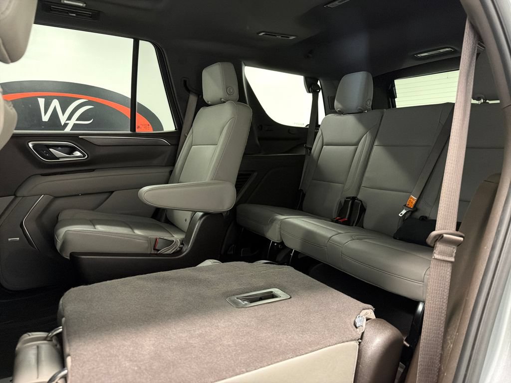 Used 2024 Chevrolet Tahoe Z71 w/ Luxury Package AWD/4WD image 12