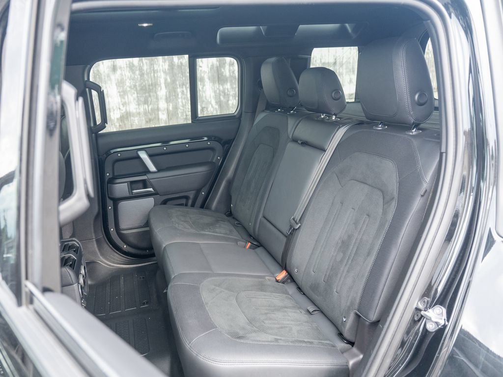 Certified 2023 Land Rover Defender 110 V8 AWD/4WD image 36