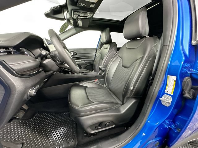 Used 2023 Jeep Compass Latitude w/ Sun and Sound Group AWD/4WD image 4