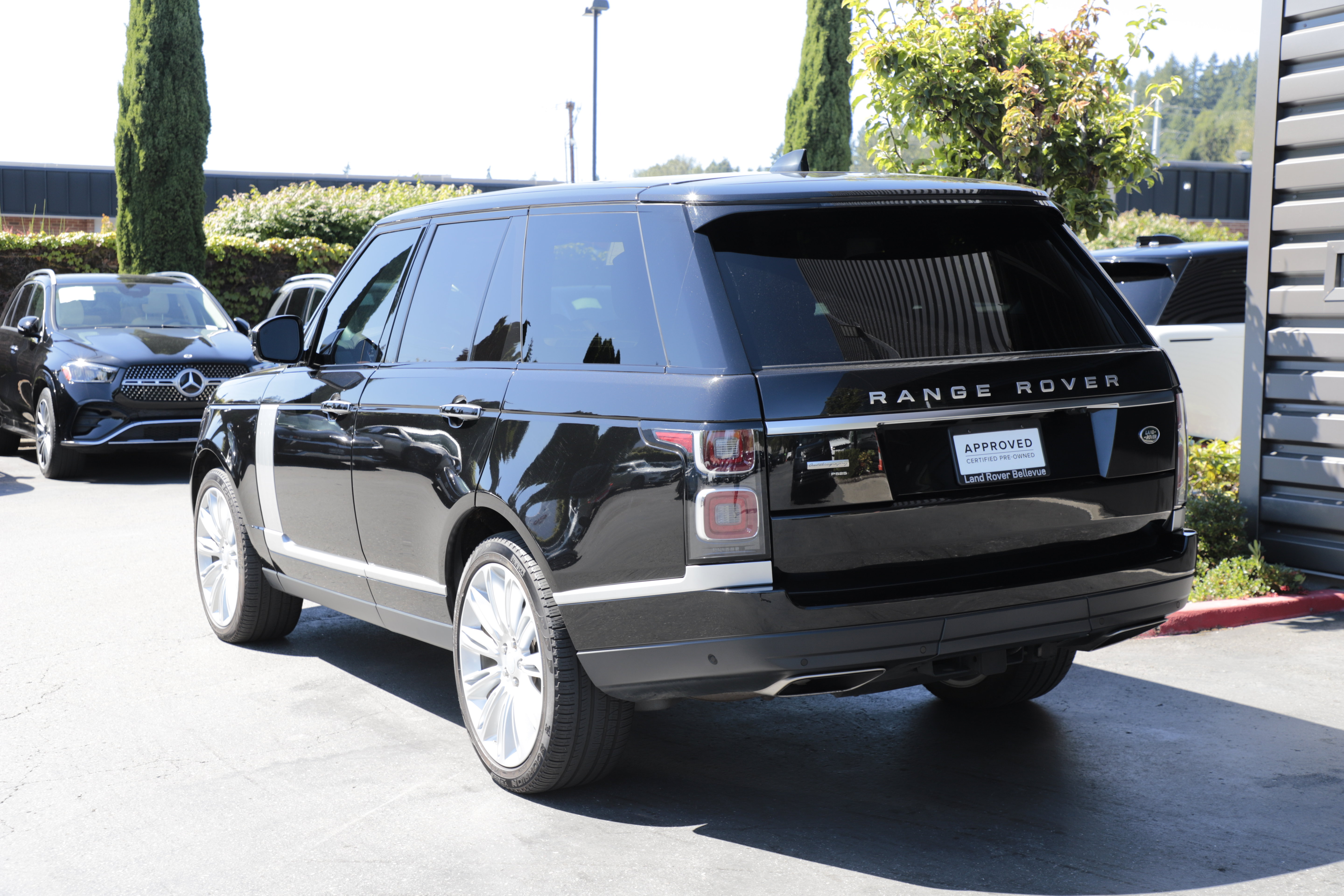 Used 2022 Land Rover Range Rover Autobiography AWD/4WD image 6