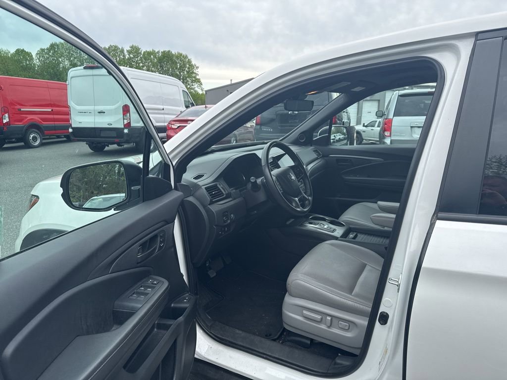Used 2023 Honda Passport EX-L image 13