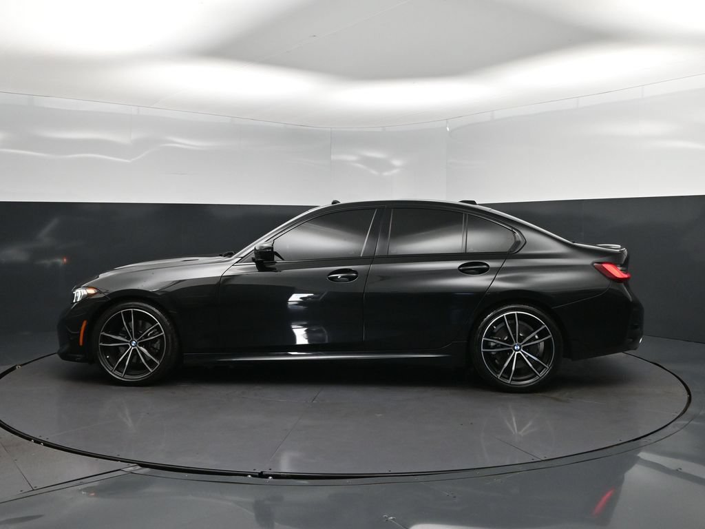 Used 2024 BMW 330i Sedan w/ M Sport Package RWD image 4