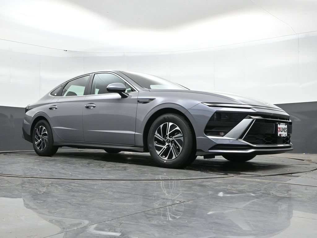 New 2026 Hyundai Sonata Blue FWD image 24