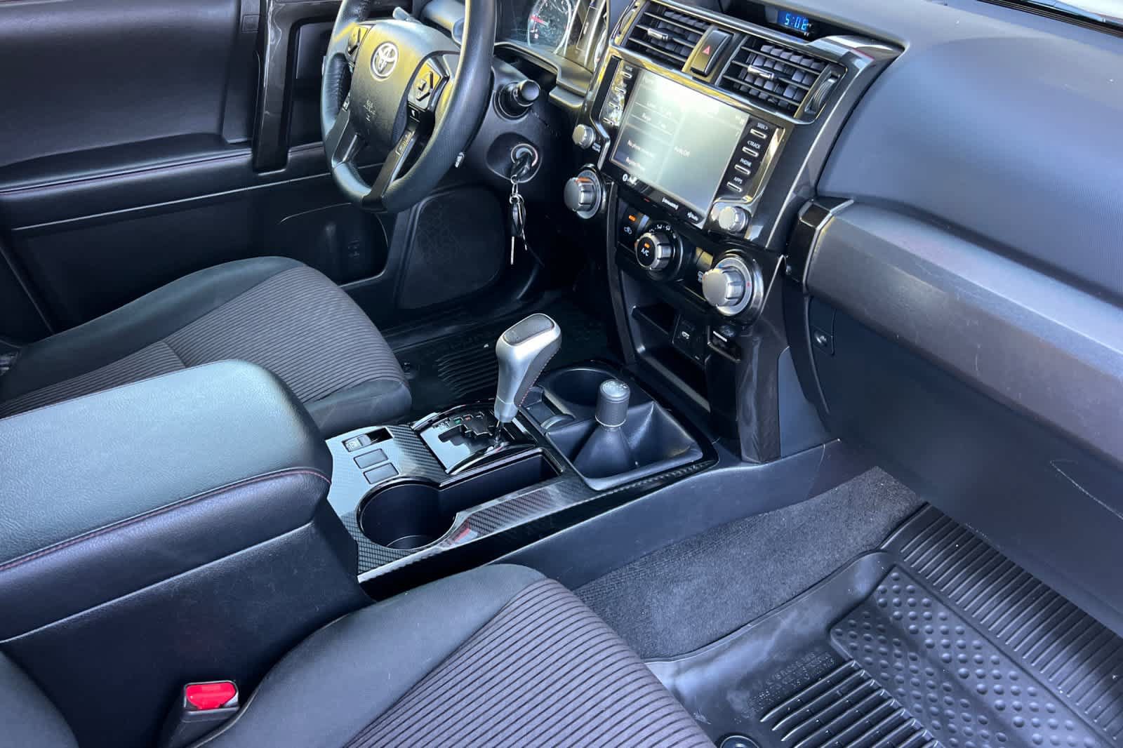 Used 2020 Toyota 4Runner TRD Off-Road AWD/4WD image 17