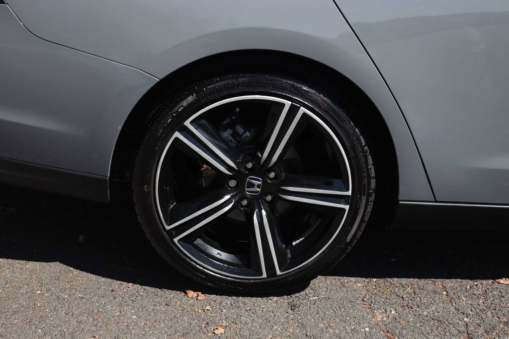 Used 2023 Honda Accord Sport image 6