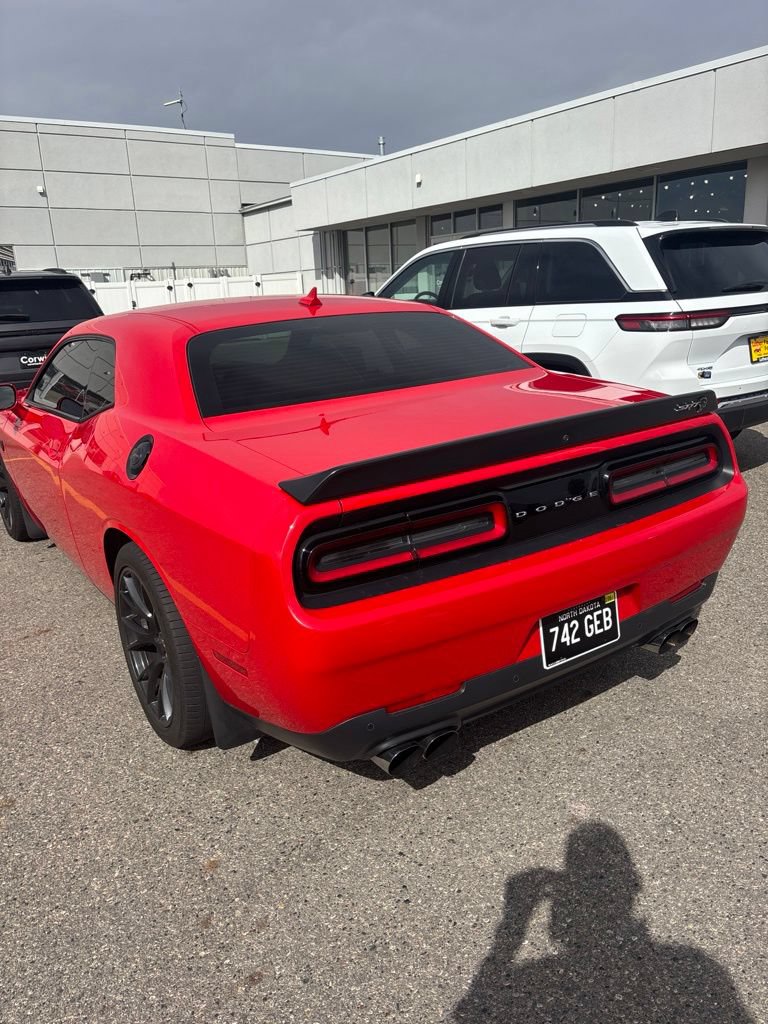 Used 2016 Dodge Challenger SRT Hellcat RWD image 3
