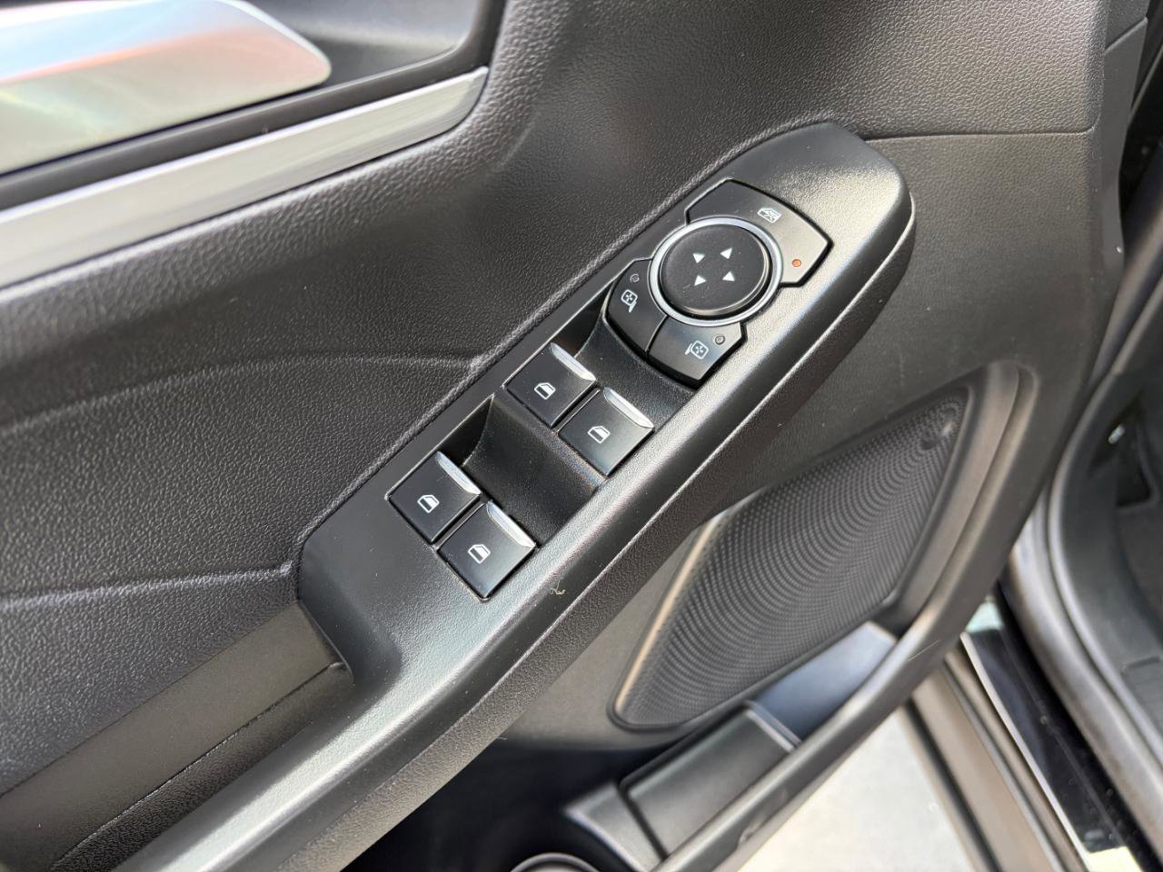 Used 2025 Ford Escape Platinum image 11