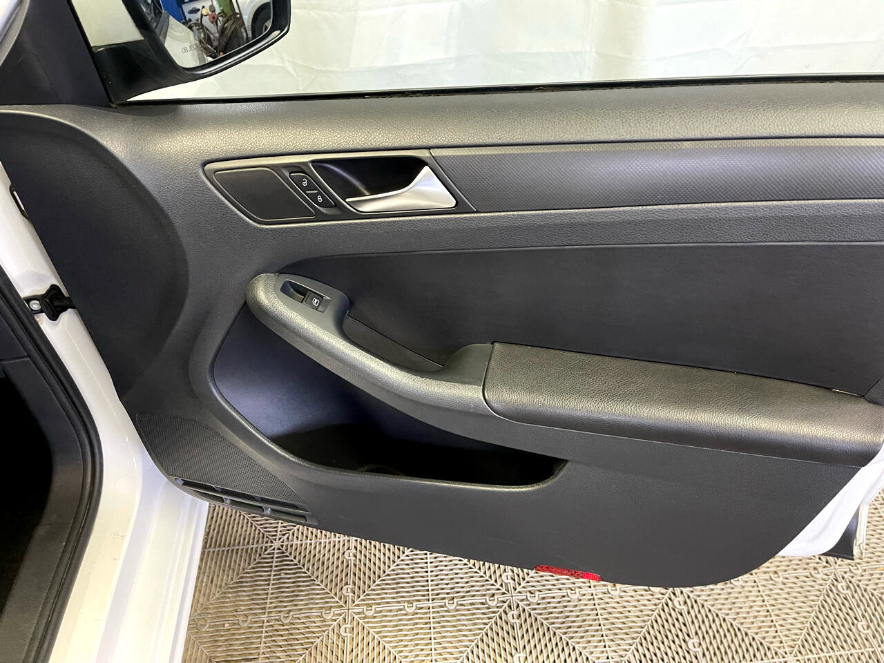 Used 2011 Volkswagen Jetta SE image 14