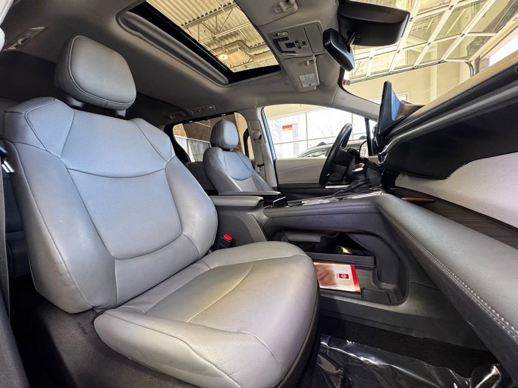 Used 2024 Toyota Sienna XLE image 56