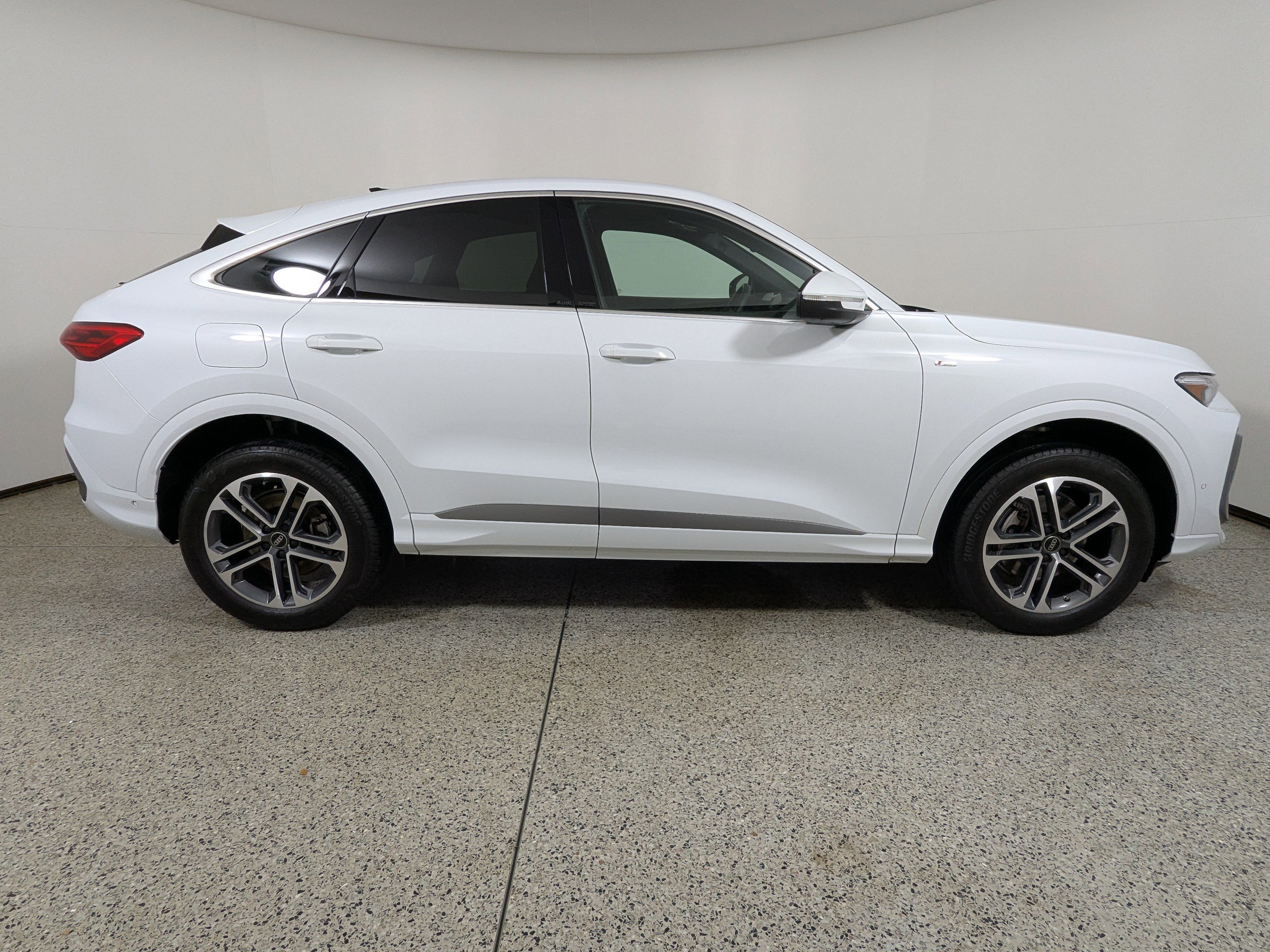 Certified 2025 Audi Q5 Premium Plus w/ Premium Plus image 8