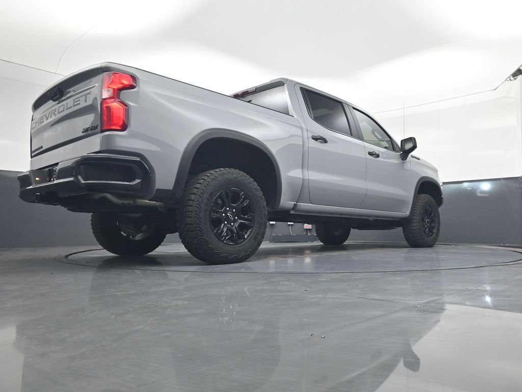 Used 2025 Chevrolet Silverado 1500 ZR2 w/ Dark Appearance Package image 30