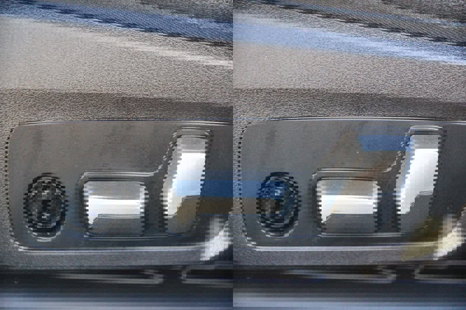 Used 2023 BMW 330e w/ Premium Package image 18