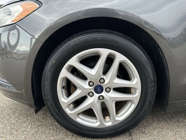 Used 2015 Ford Fusion SE FWD image 20