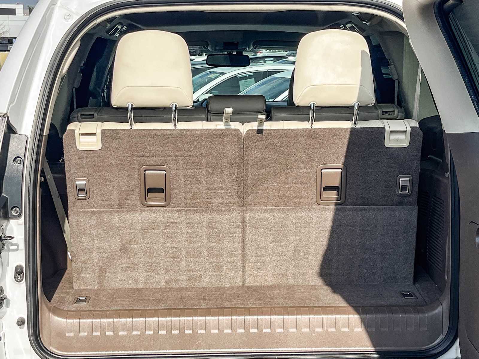 Used 2016 Lexus GX 460 w/ Premium Package image 26