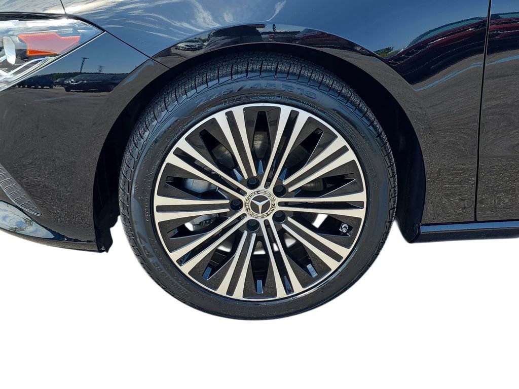 Used 2023 Mercedes-Benz CLA 250 4MATIC w/ Premium Package image 31