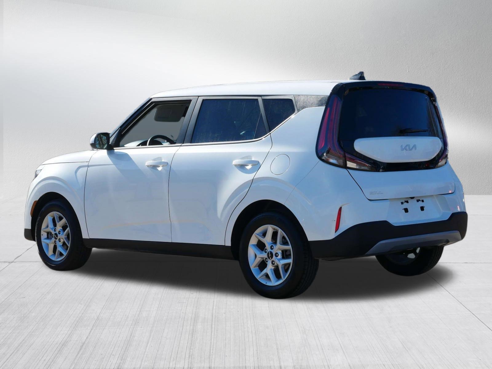 Certified 2025 Kia Soul S image 5