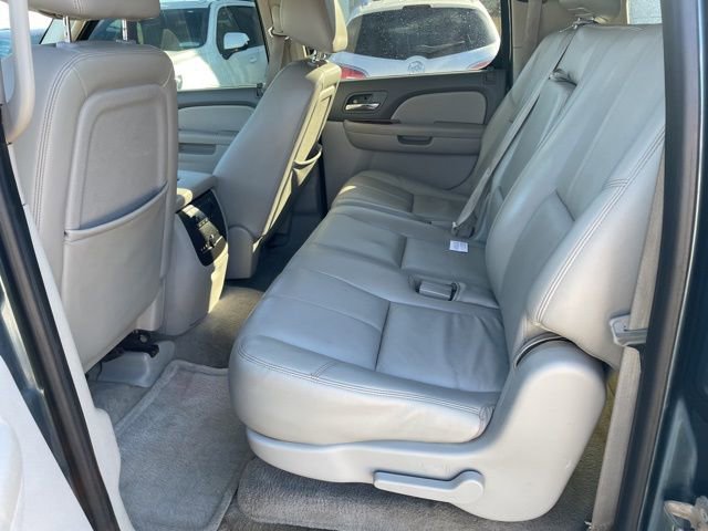 Used 2010 GMC Yukon XL SLT w/ SLT-2 Equipment Package image 5