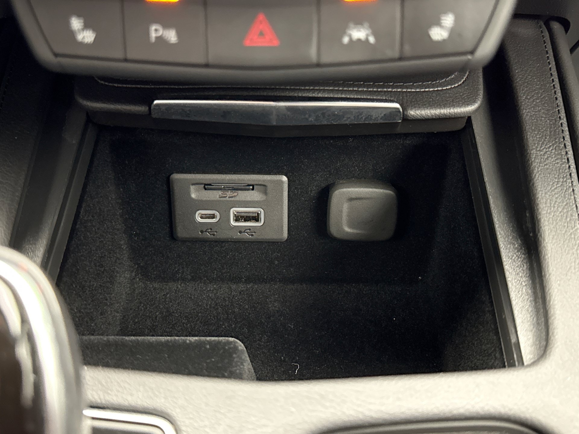 Used 2021 Cadillac XT4 Premium Luxury w/ Cold Weather Package FWD image 24