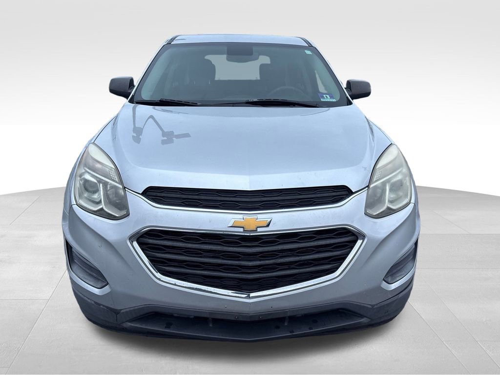 Used 2017 Chevrolet Equinox L image 2