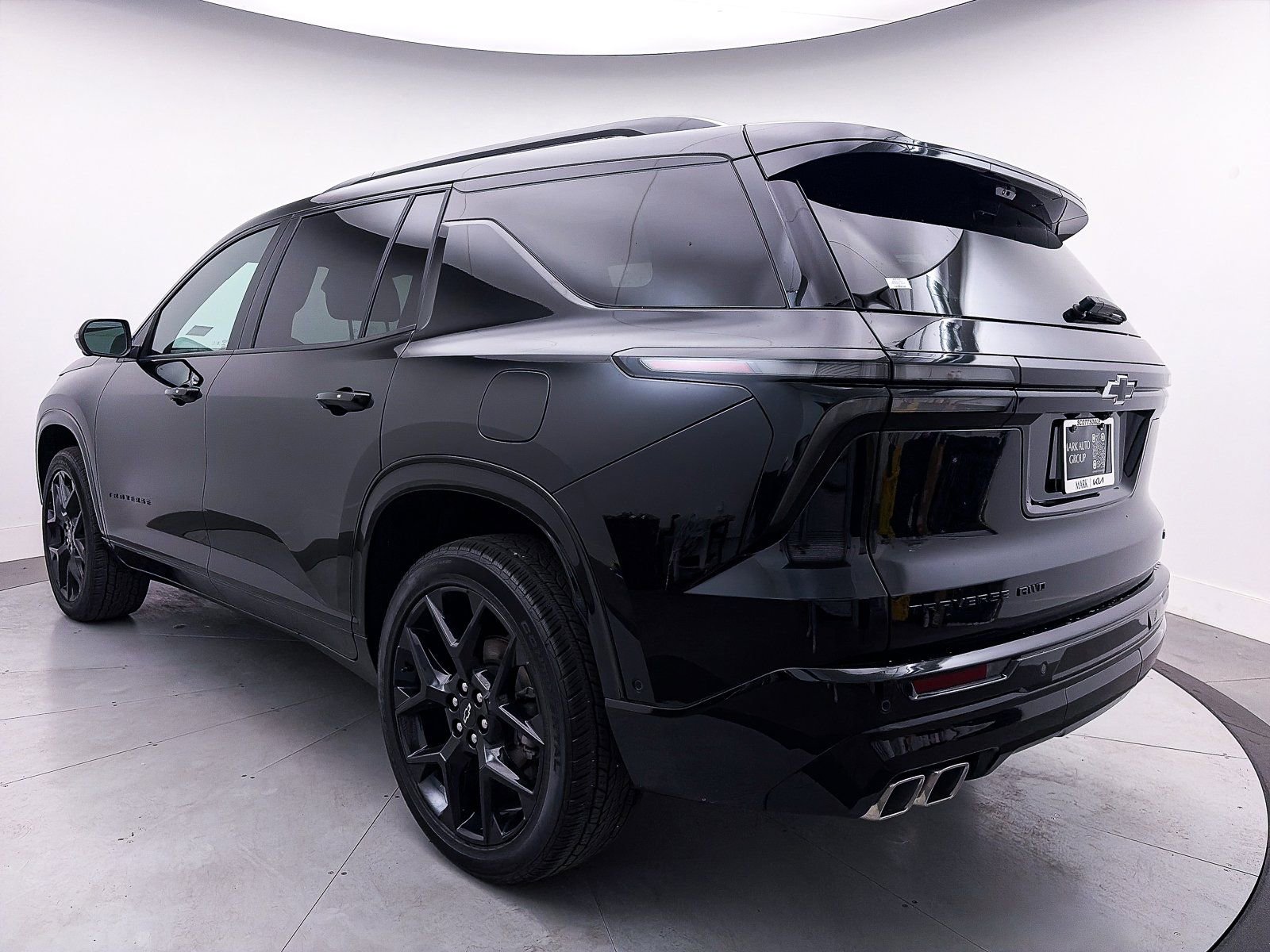 Used 2024 Chevrolet Traverse RS w/ LPO, Floor Liner Package AWD/4WD image 14