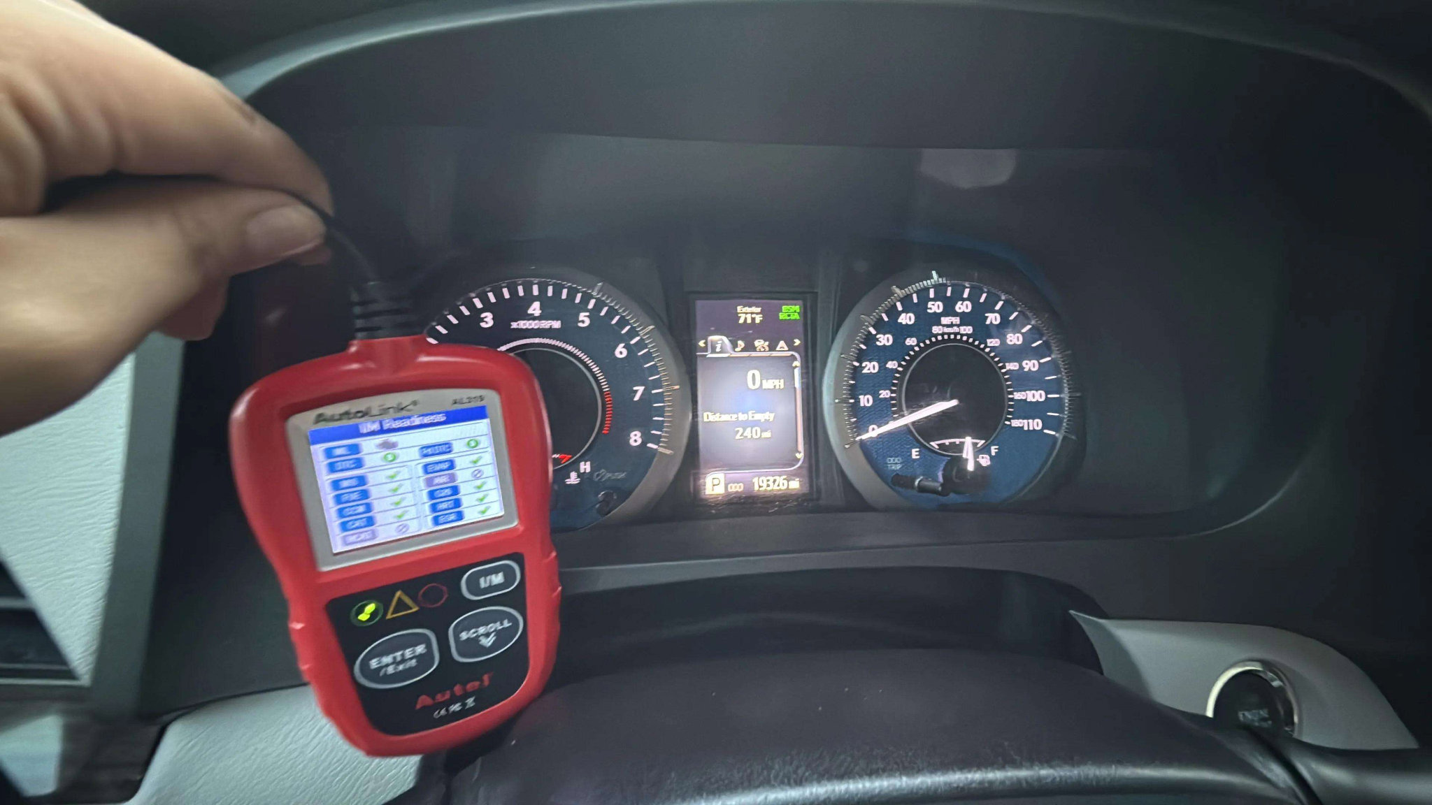 Used 2018 Toyota Sienna XLE image 15