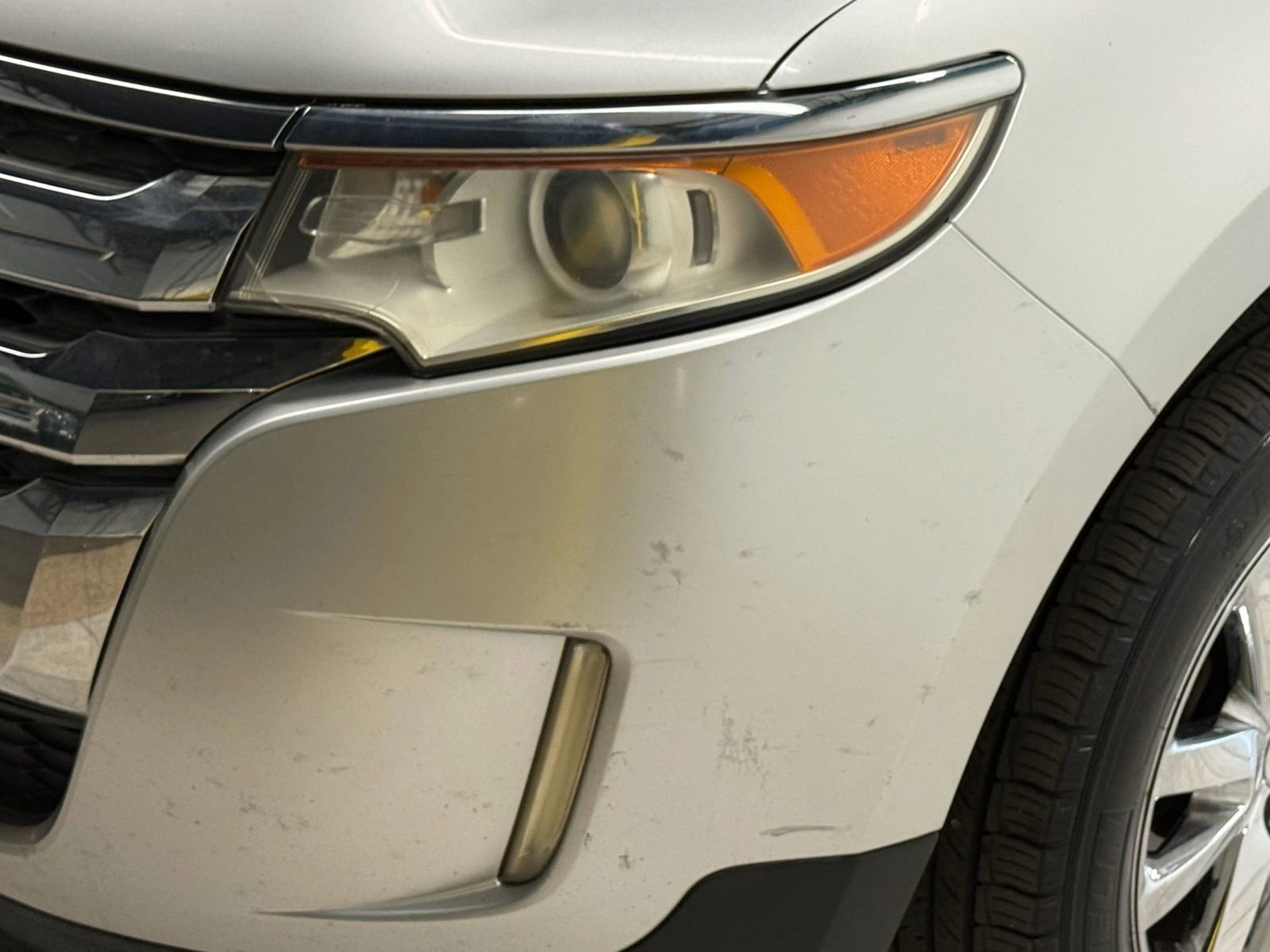 Used 2011 Ford Edge Limited FWD image 4