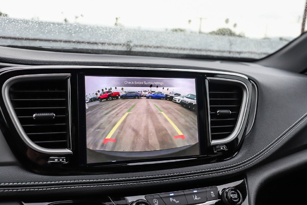 New 2027 Chrysler Pacifica Select FWD image 26
