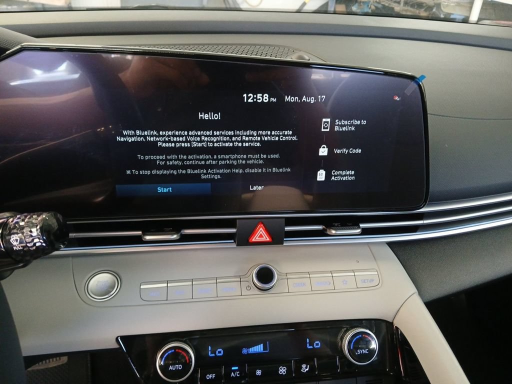 New 2026 Hyundai Elantra Limited FWD image 17