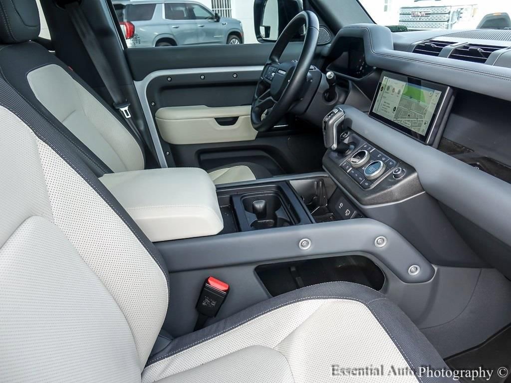 Used 2023 Land Rover Defender 110 X-Dynamic SE image 28