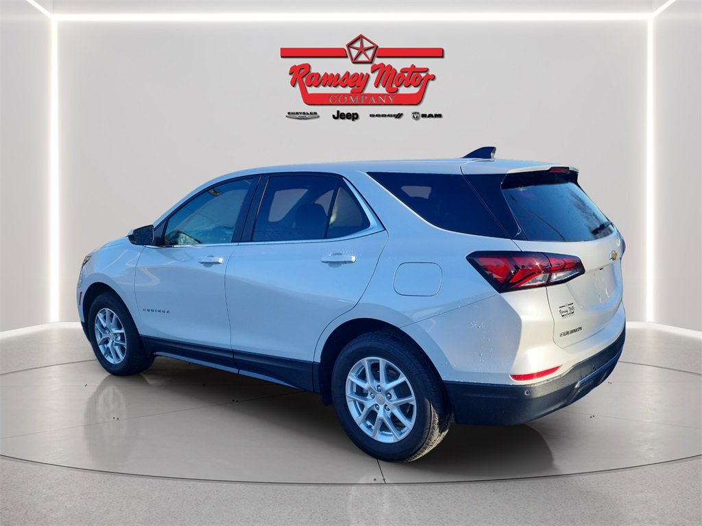 Used 2024 Chevrolet Equinox LT image 3