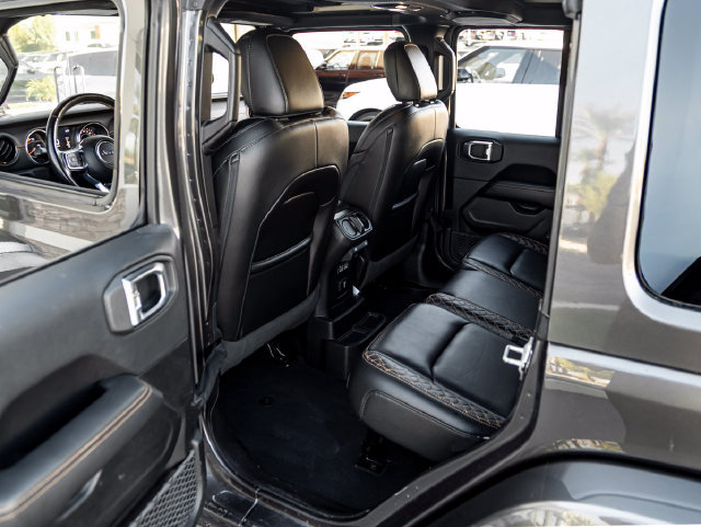 Used 2021 Jeep Wrangler Unlimited Sahara AWD/4WD image 29