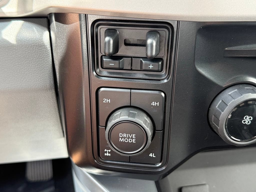 New 2026 Ford F250 XLT w/ XLT Premium Package AWD/4WD image 12