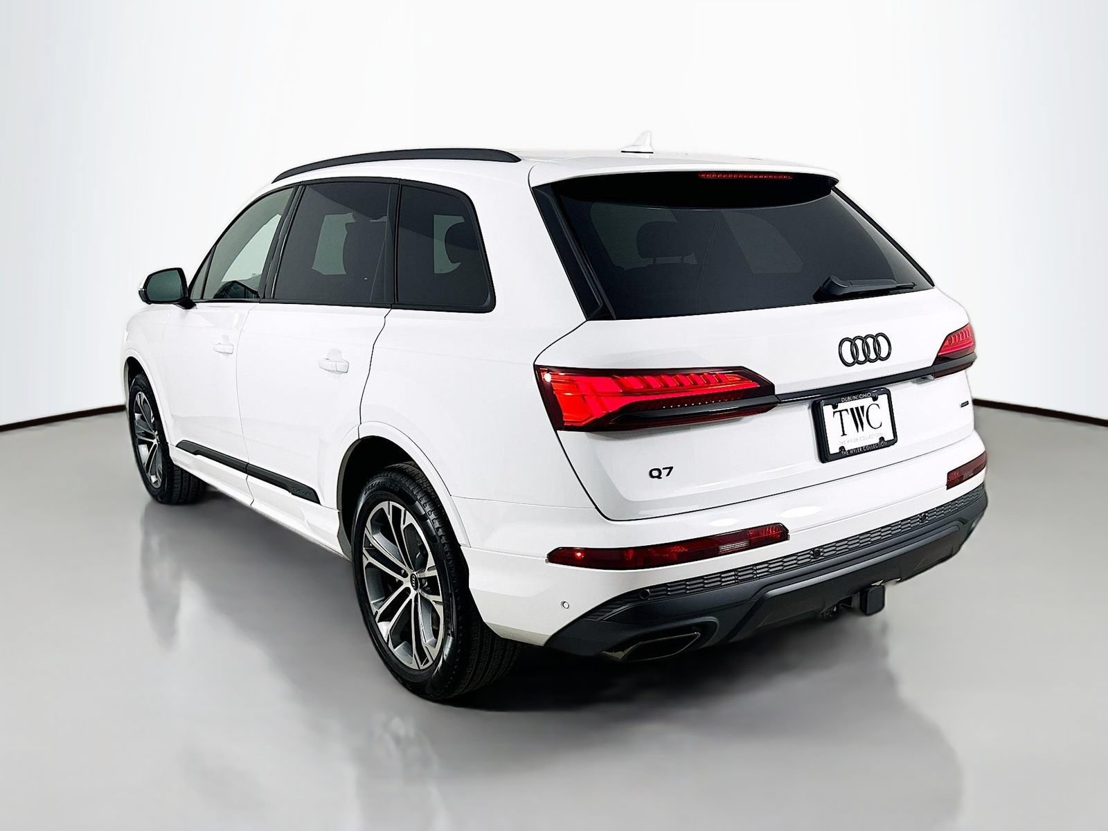 New 2026 Audi Q7 2.0T Premium Plus AWD/4WD image 7