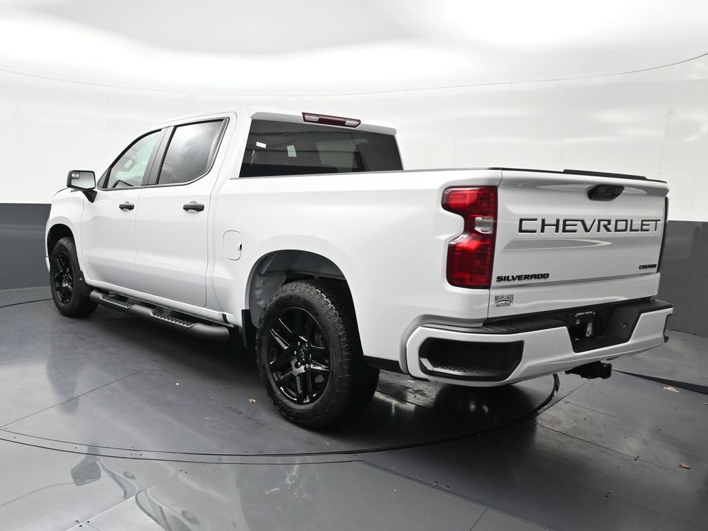 Used 2026 Chevrolet Silverado 1500 Custom w/ Turbomax Blackout Package RWD image 3