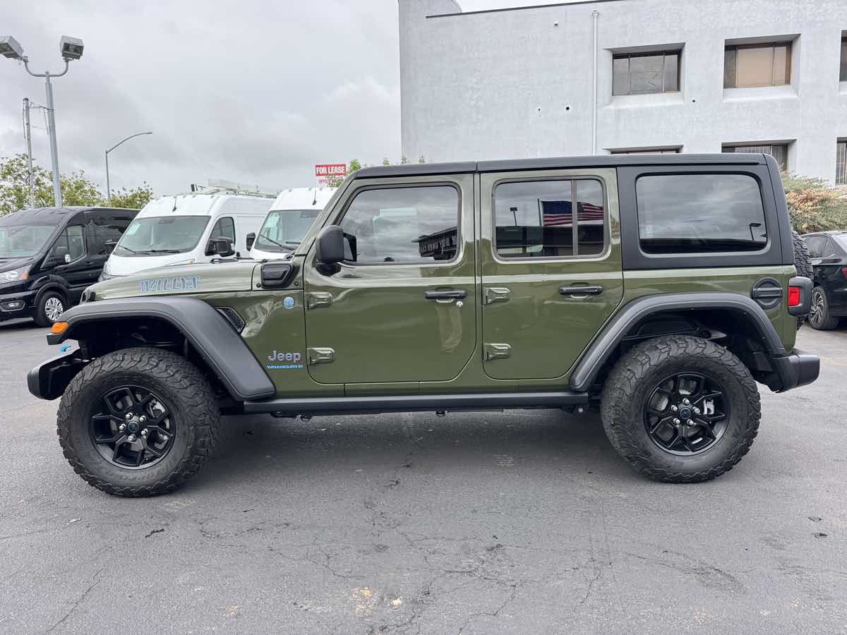 Used 2024 Jeep Wrangler Unlimited AWD/4WD image 7