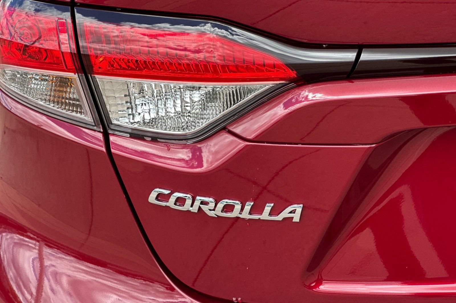 Certified 2026 Toyota Corolla LE w/ LE Premium Package FWD image 32