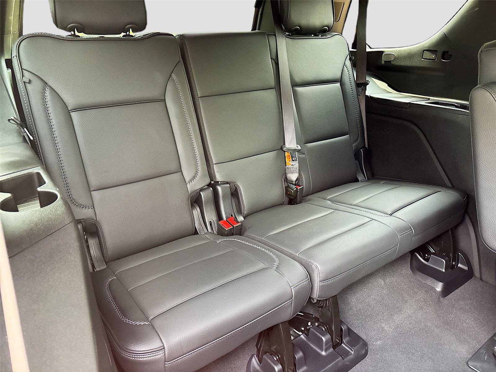 Used 2025 GMC Yukon Denali AWD/4WD image 28