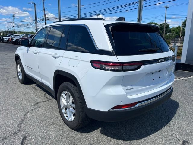 Used 2024 Jeep Grand Cherokee Laredo X AWD/4WD image 5