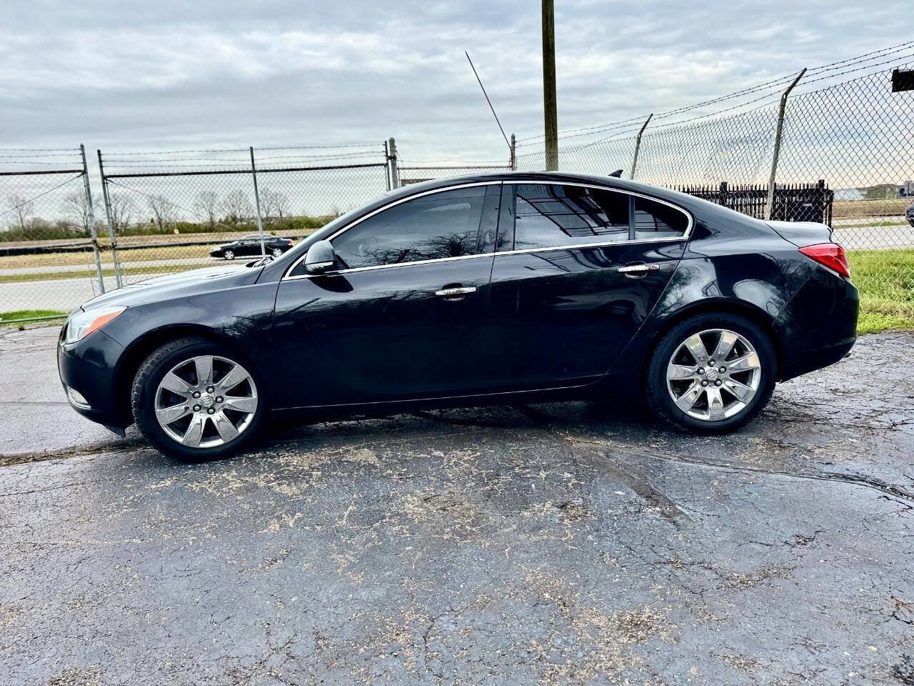 Used 2013 Buick Regal Premium FWD image 6