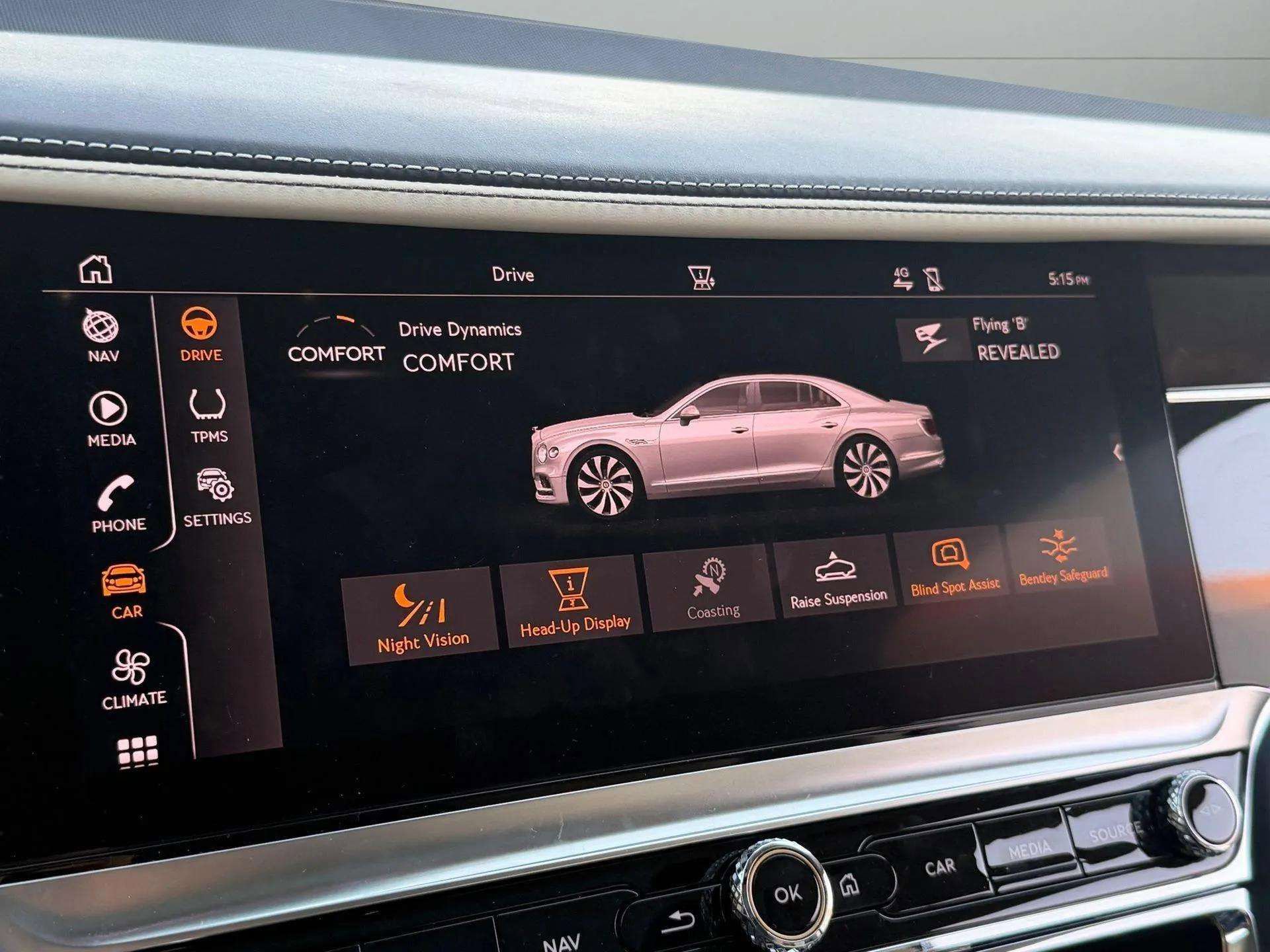Used 2024 Bentley Flying Spur V8 image 29