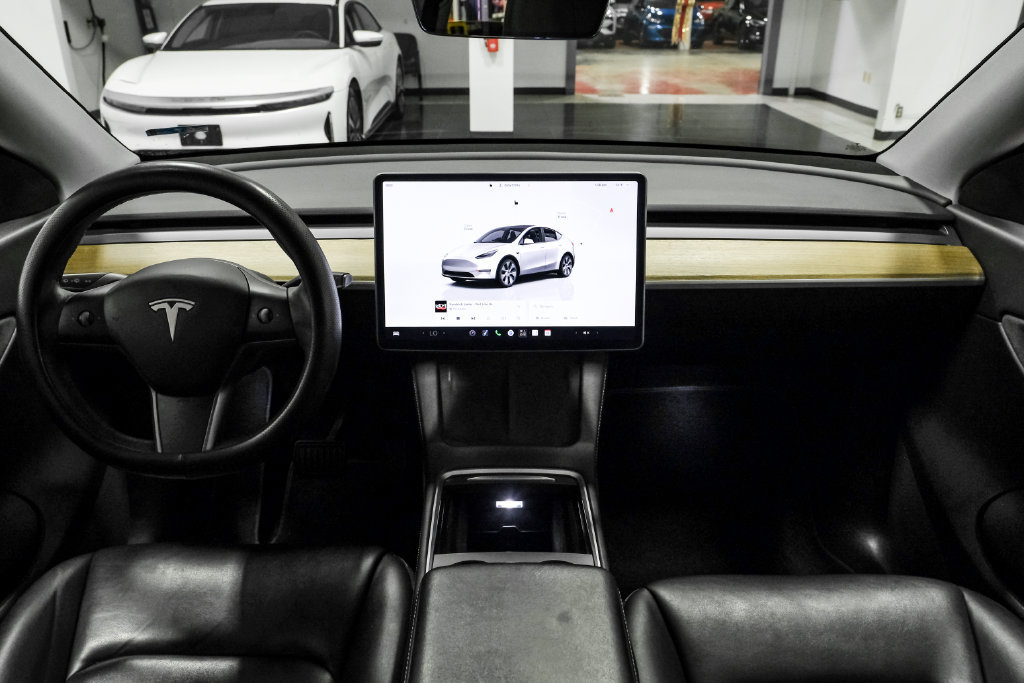 Used 2022 Tesla Model Y Long Range AWD/4WD image 11