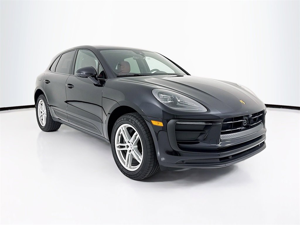 Used 2025 Porsche Macan image 7