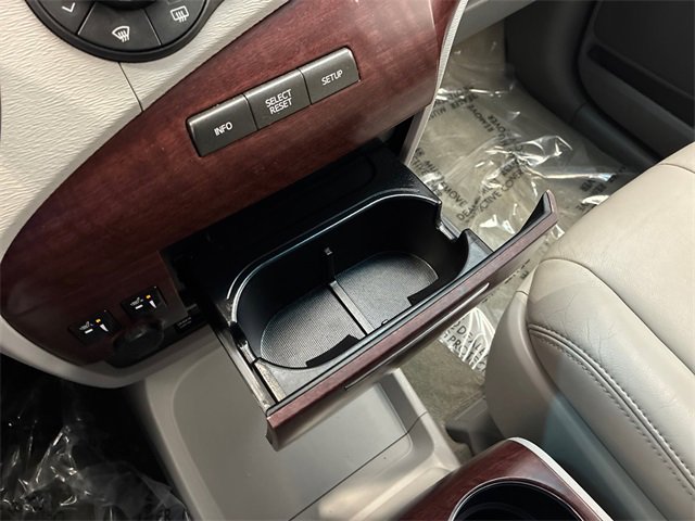 Used 2014 Toyota Sienna XLE image 22