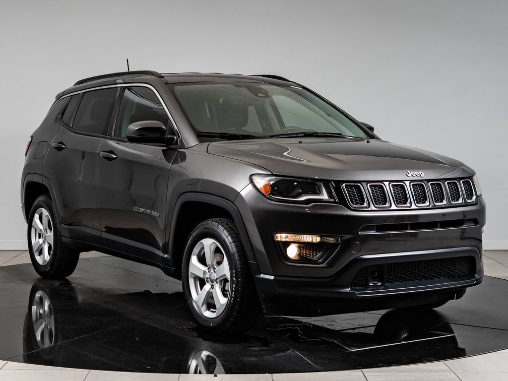 Used 2018 Jeep Compass Latitude w/ Popular Equipment Group AWD/4WD image 12