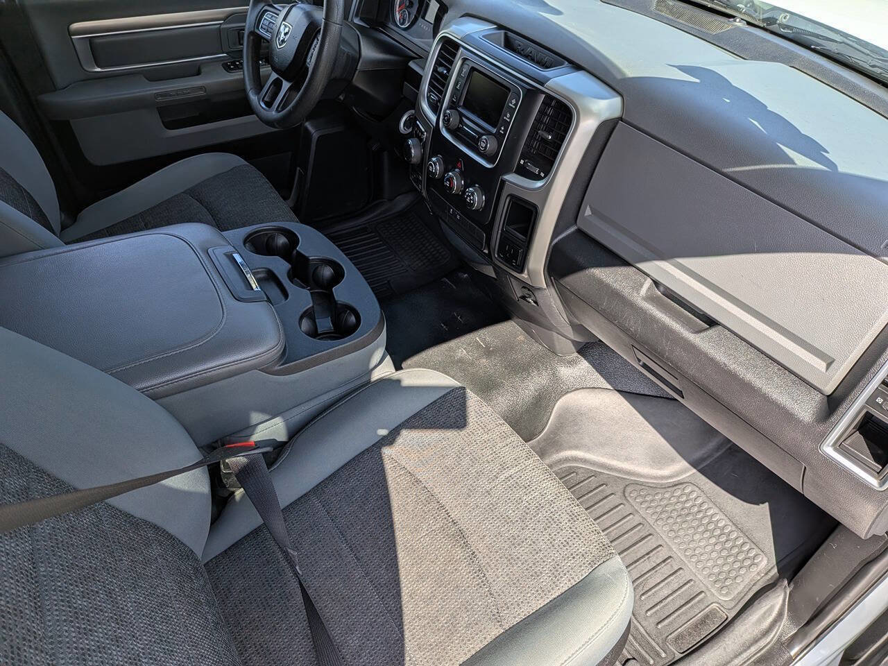 Used 2017 RAM 1500 Classic SLT AWD/4WD image 23