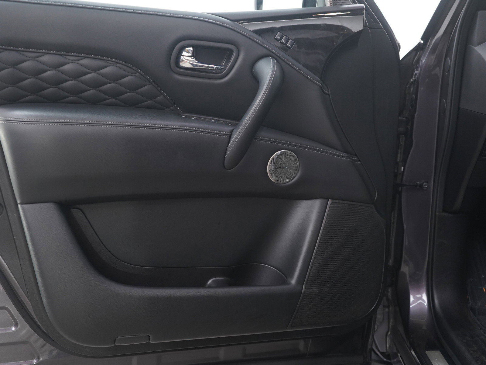 Used 2024 INFINITI QX80 Premium Select image 24