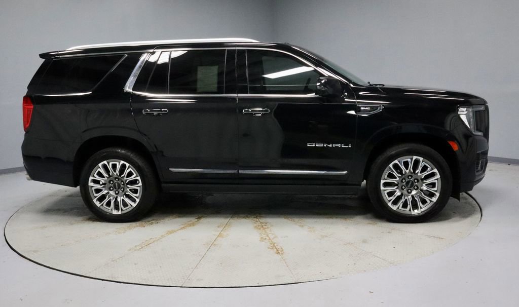 Used 2023 GMC Yukon Denali Ultimate AWD/4WD image 12