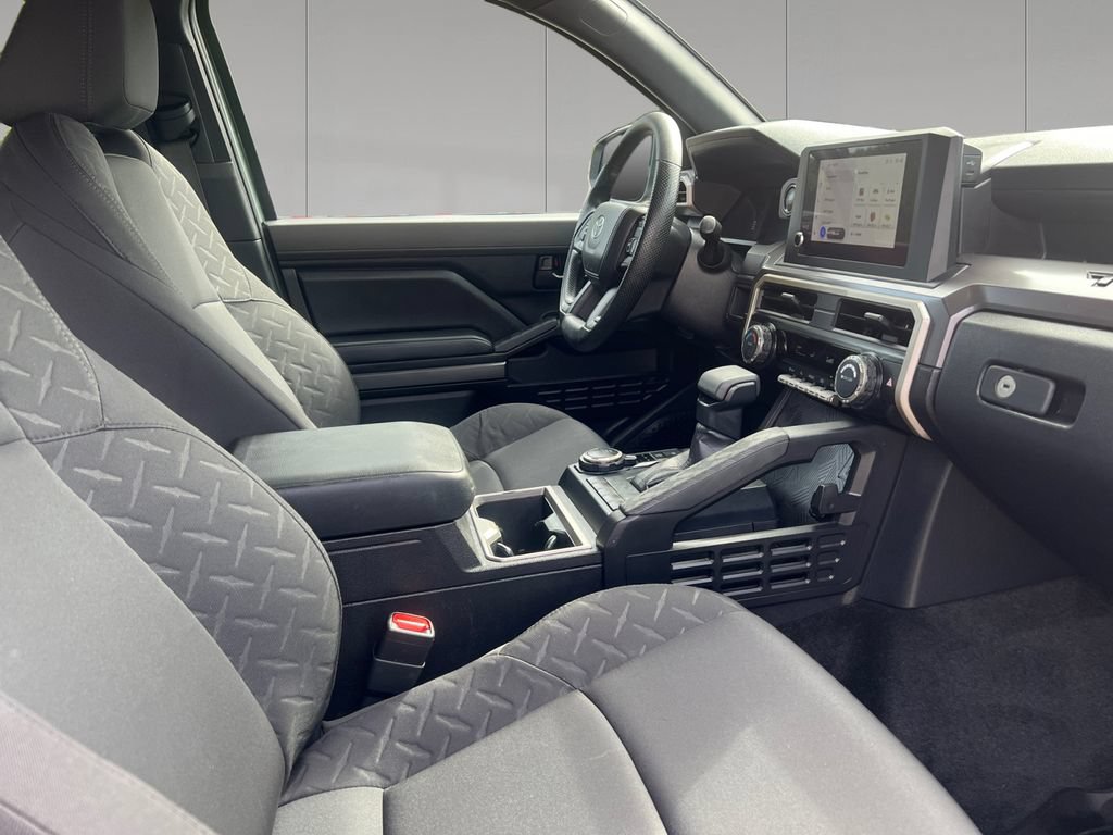 Used 2026 Toyota Tacoma SR5 AWD/4WD image 17